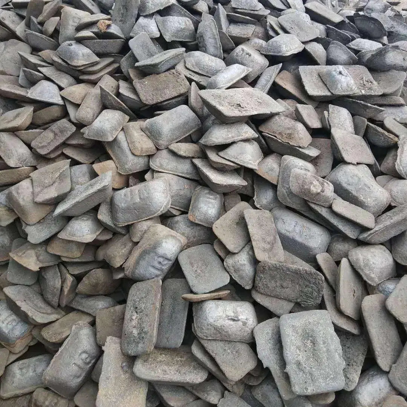فوسفور از آهن به عنوان نان در کارخانه های فودری استفاده می کند تا اجزای مانند لوله ها و بلوک های موتور را به کار ببرد.