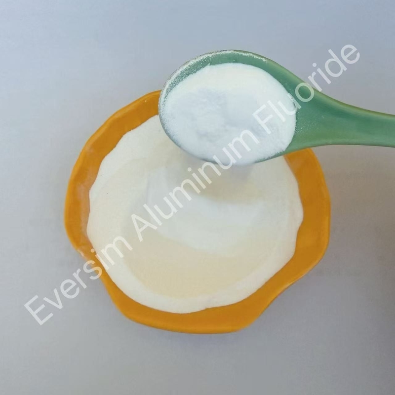 فلوراید آلومینیوم سفید شنیدی AlF3 که به عنوان فلکس برای گلیزر زعفران استفاده می شود