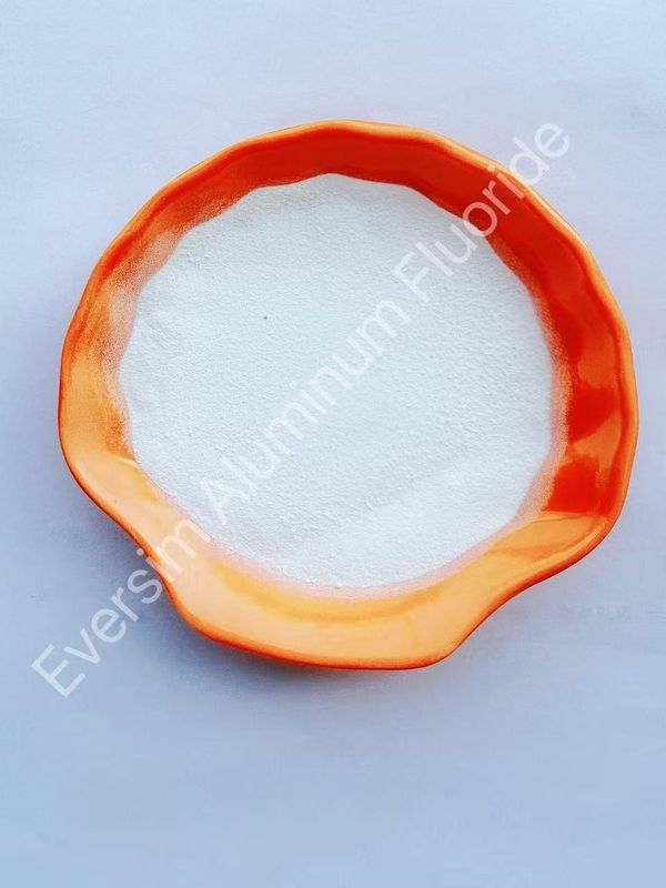 محصولات شیمیایی وزن مولکولی 83.98 CAS7784-18-1 فلورید آلومینیوم Alf3 برای جریان گلیزر سرامیکی