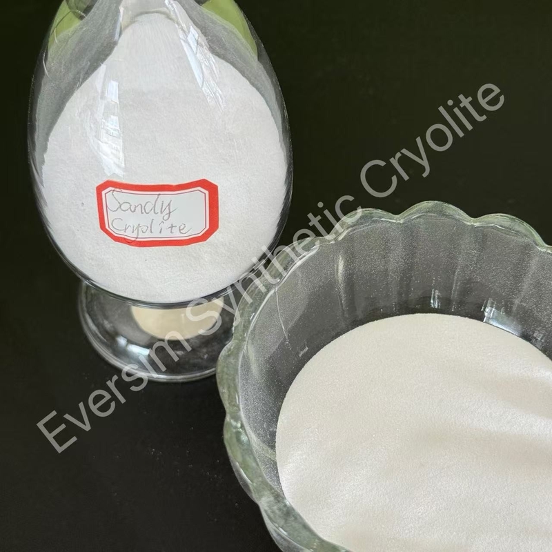 محصول شیمیایی با کیفیت بالا CAS13775-53-6 کرایولیت مصنوعی سفید شنی برای صنعت آلومینیوم الکترولیتی