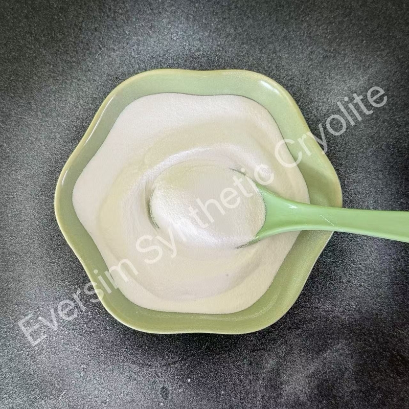 محصول شیمیایی کرایولیت مصنوعی Na3AlF6 وزن مولکولی 209.94 برای صنعت ساینده
