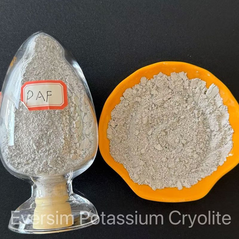 محصول شیمیایی با خلوص بالا پودر غیر سفید Na3AlF6 کریولیت مصنوعی 99.9٪ برای عوامل ضرب و شتم slag